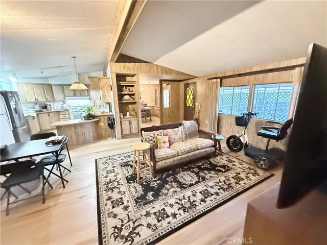 1456 Philadelphia 427, Ontario, California 91761