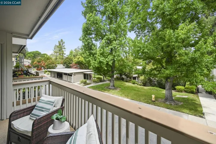 1525 Canyonwood Ct 3, Walnut Creek, California 94595