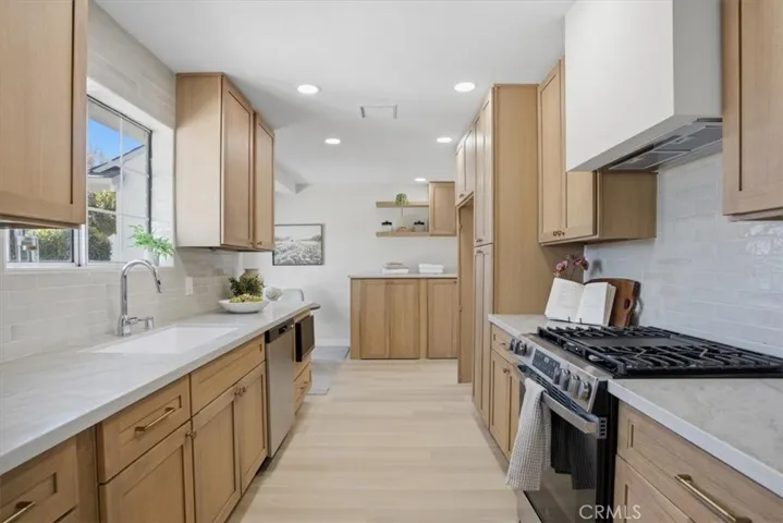 15852 Bryant Street, North Hills, California 91343