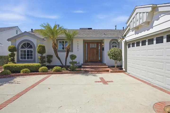 15852 Bryant Street, North Hills, California 91343