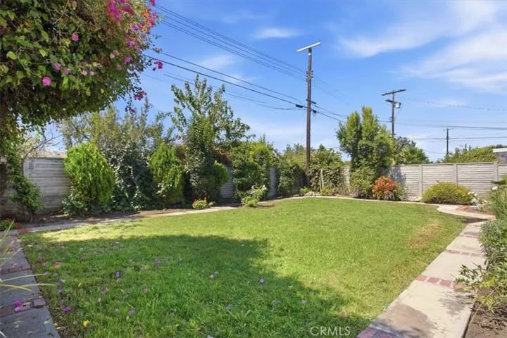 15852 Bryant Street, North Hills, California 91343