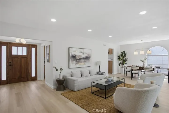 15852 Bryant Street, North Hills, California 91343