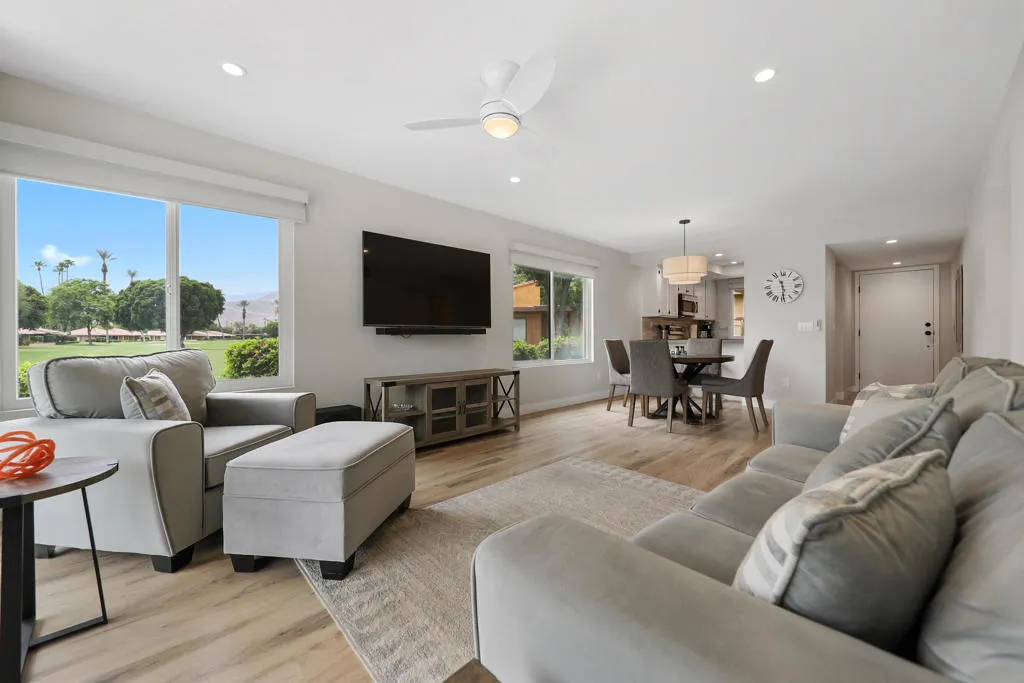 OPEN LIVING AREA