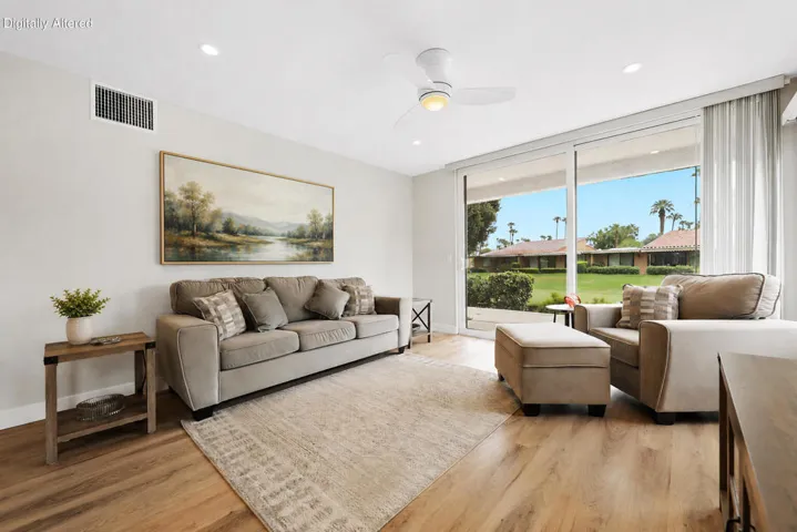 OPEN LIVING AREA