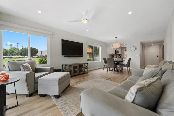 OPEN LIVING AREA