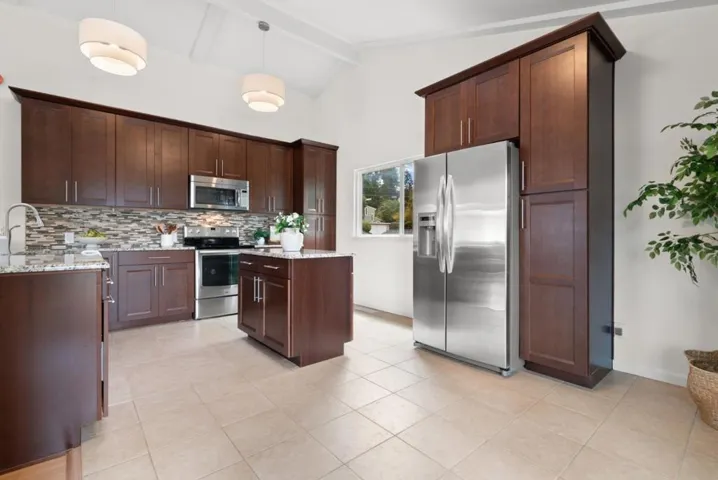 530 Clubhouse Drive, Aptos, California 95003