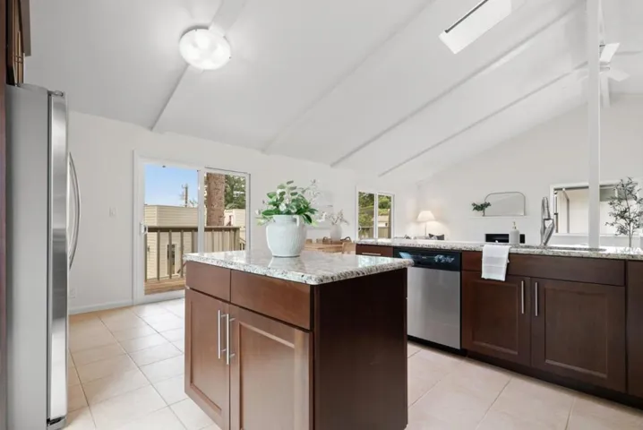 530 Clubhouse Drive, Aptos, California 95003