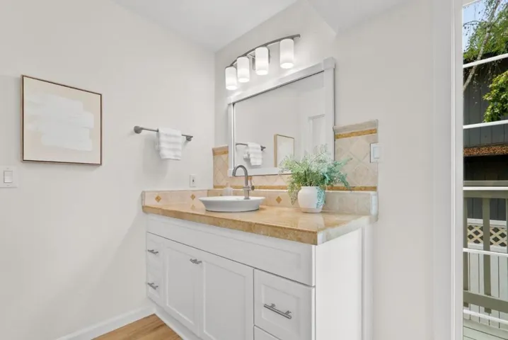 530 Clubhouse Drive, Aptos, California 95003