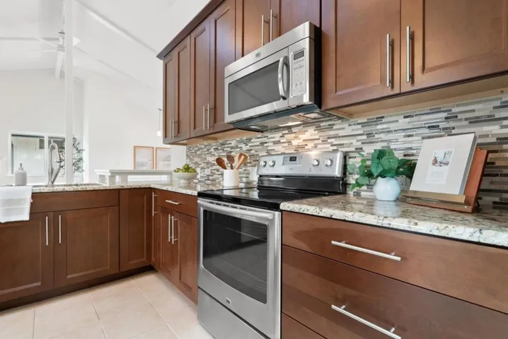 530 Clubhouse Drive, Aptos, California 95003
