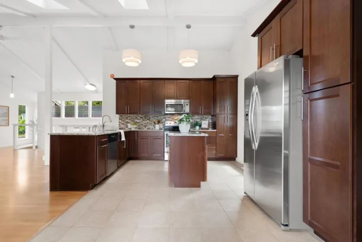 530 Clubhouse Drive, Aptos, California 95003