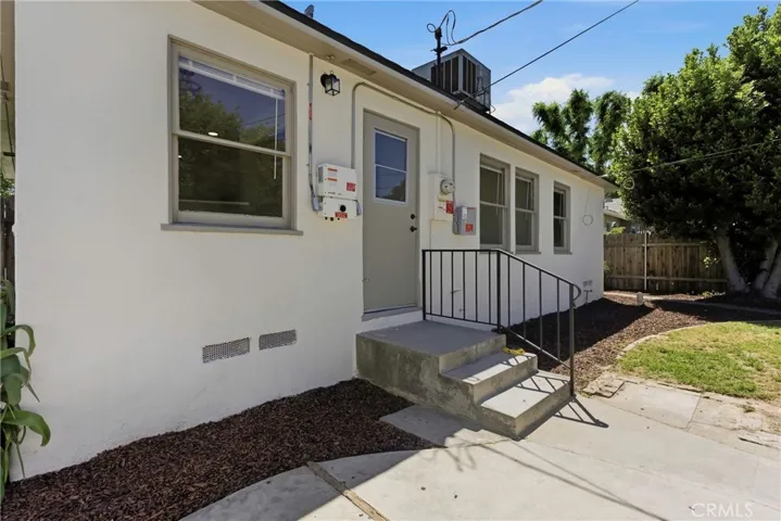 2715 Cedar, Bakersfield, California 93301