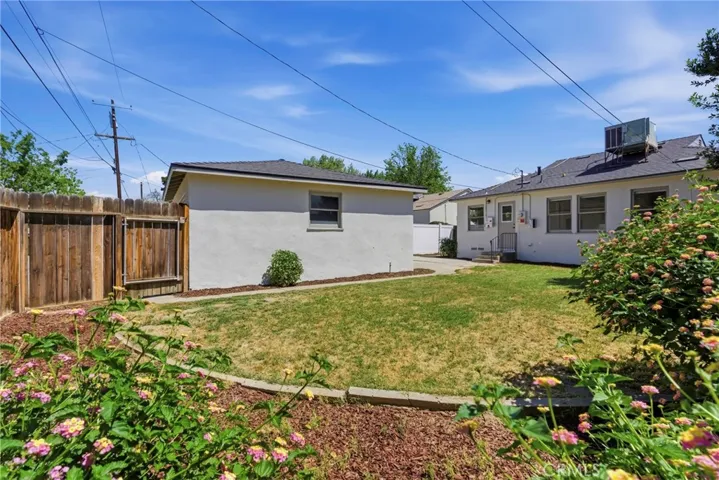 2715 Cedar, Bakersfield, California 93301