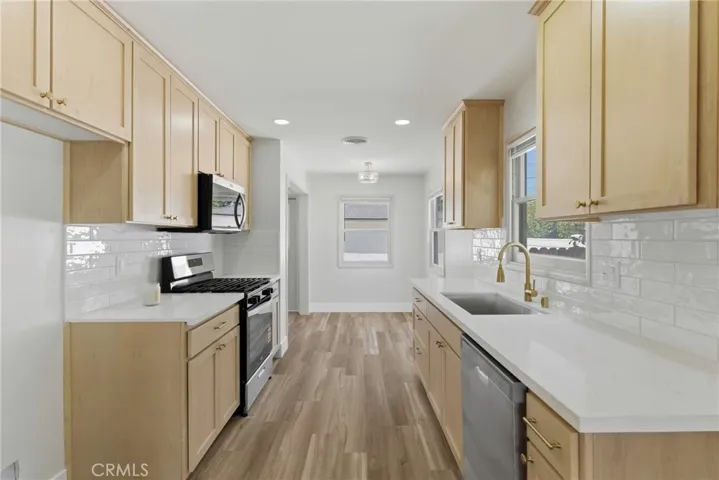 2715 Cedar, Bakersfield, California 93301