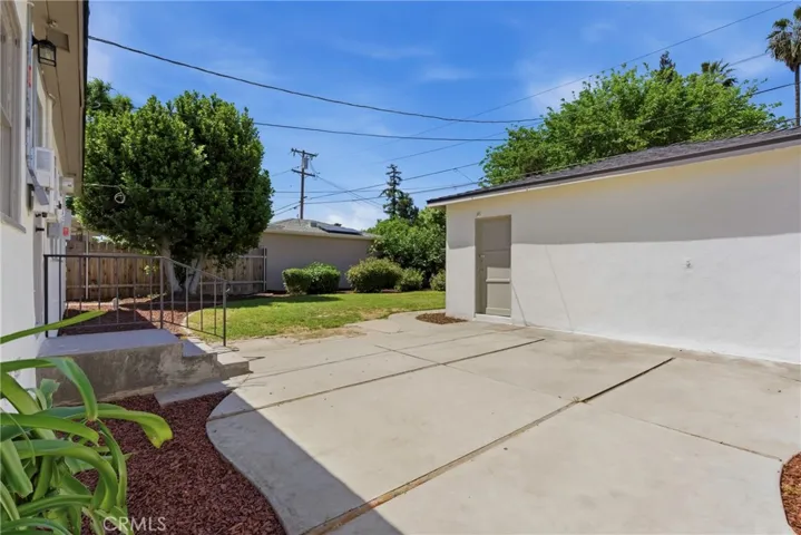 2715 Cedar, Bakersfield, California 93301