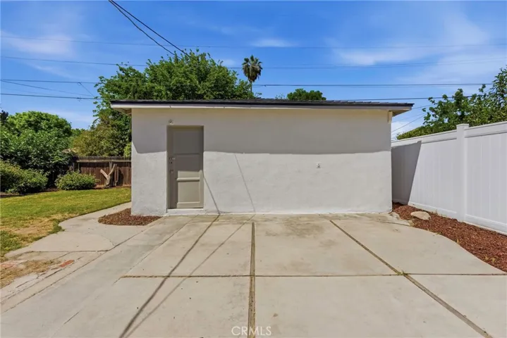 2715 Cedar, Bakersfield, California 93301