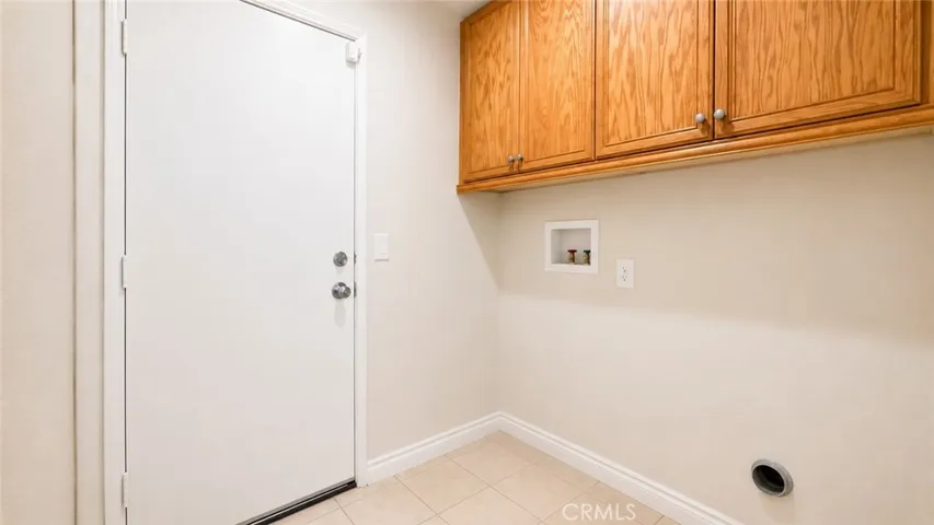 2324 E Newgrove, Lancaster, California 93535
