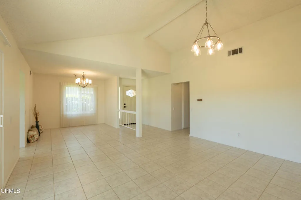 10 44159 Village 44 (Camarillo CA)
