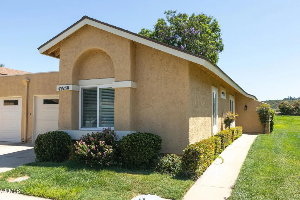 3 44159 Village 44 (Camarillo CA)