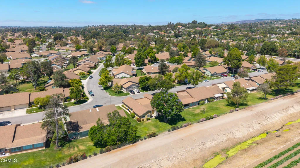 28 44159 Village 44 (Camarillo CA)