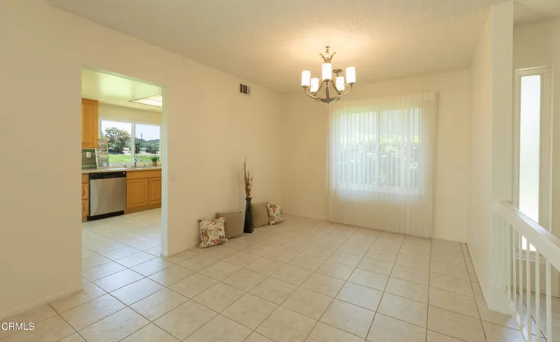 11 44159 Village 44 (Camarillo CA)