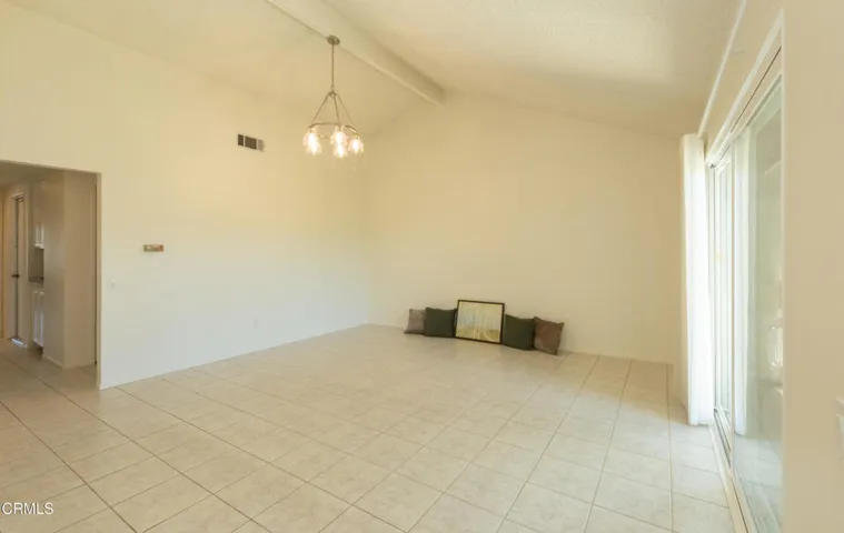 14 44159 Village 44 (Camarillo CA)