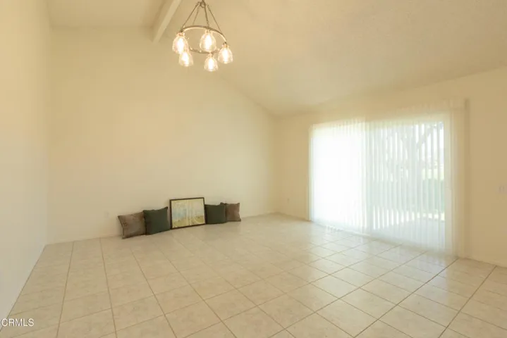 15 44159 Village 44 (Camarillo CA)