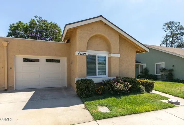 2 44159 Village 44 (Camarillo CA)