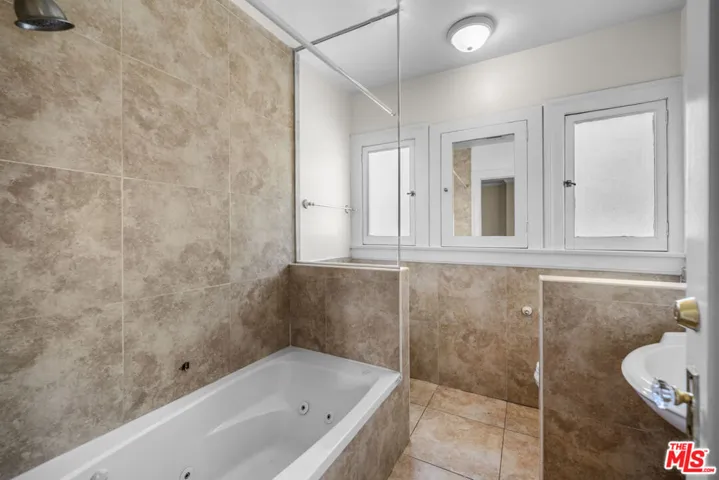 1231 S St Andrews Place, Los Angeles, California 90019