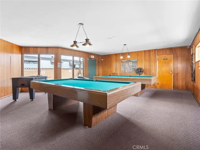 community billiard