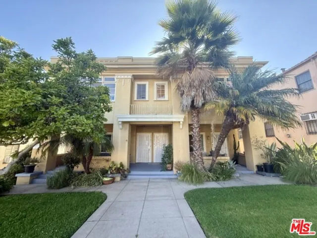 2011 N Vermont Avenue, Los Angeles, California 90027