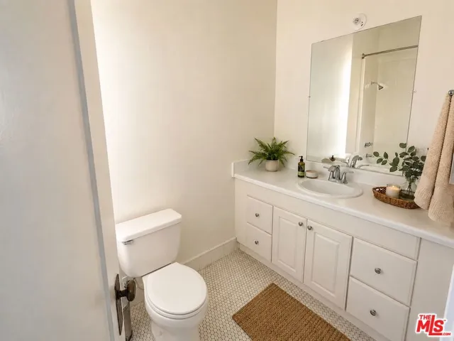 Virtually staged