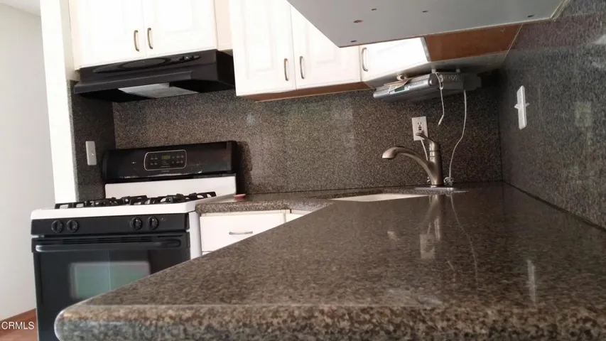 kitchen_granitecounter
