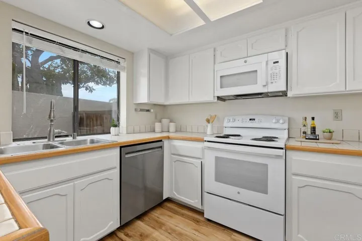 6890 Peach Tree Road, Carlsbad, California 92011