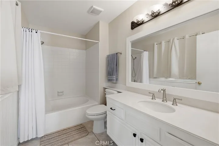 5676 E Los Angeles, Simi Valley, California 93063