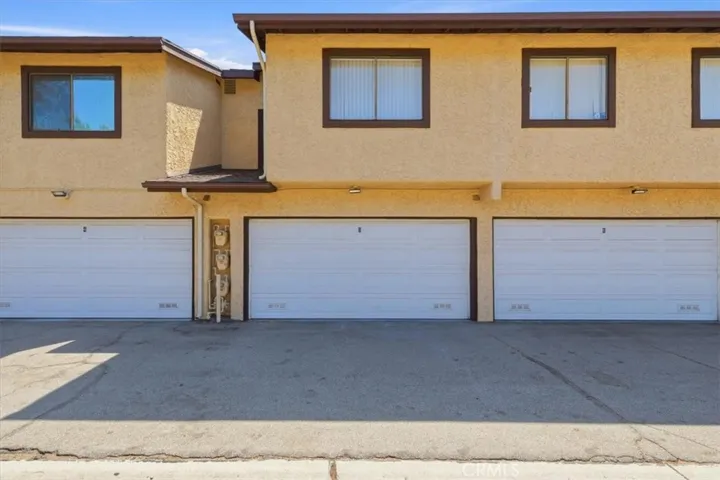 8601 Sunland 5, Sun Valley, California 91352
