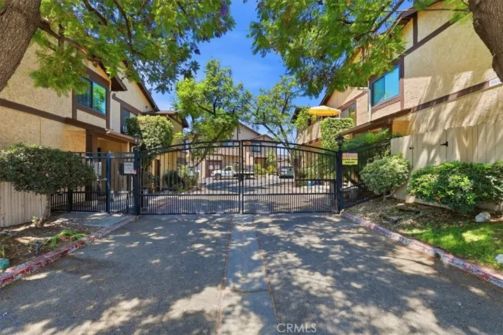 8601 Sunland 5, Sun Valley, California 91352
