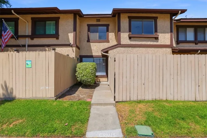 8601 Sunland 5, Sun Valley, California 91352
