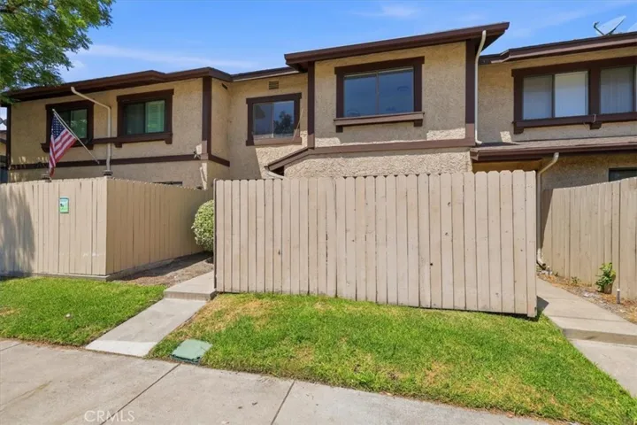8601 Sunland 5, Sun Valley, California 91352