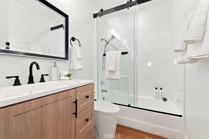 8601 Sunland 5, Sun Valley, California 91352
