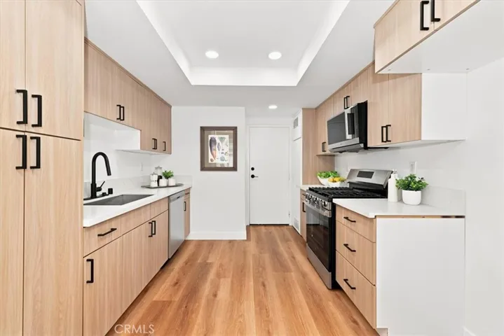 8601 Sunland 5, Sun Valley, California 91352