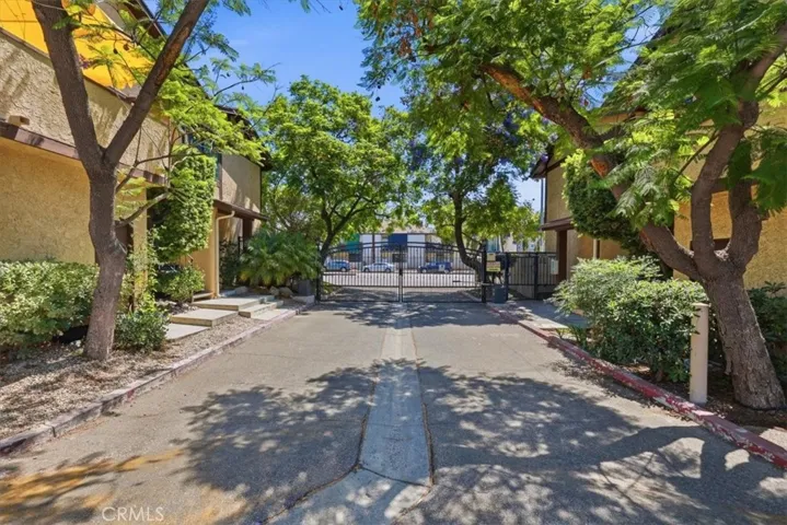8601 Sunland 5, Sun Valley, California 91352