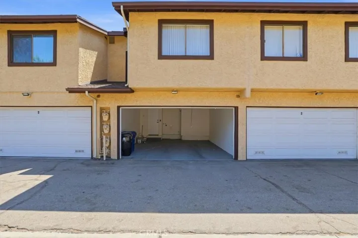 8601 Sunland 5, Sun Valley, California 91352