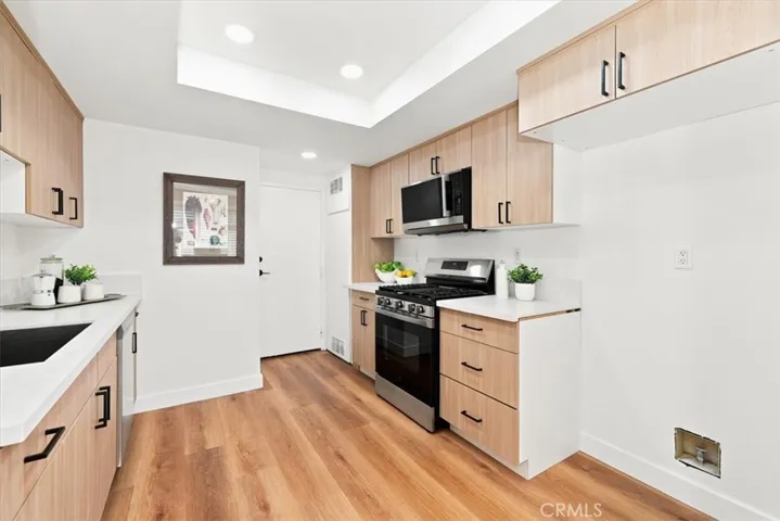 8601 Sunland 5, Sun Valley, California 91352