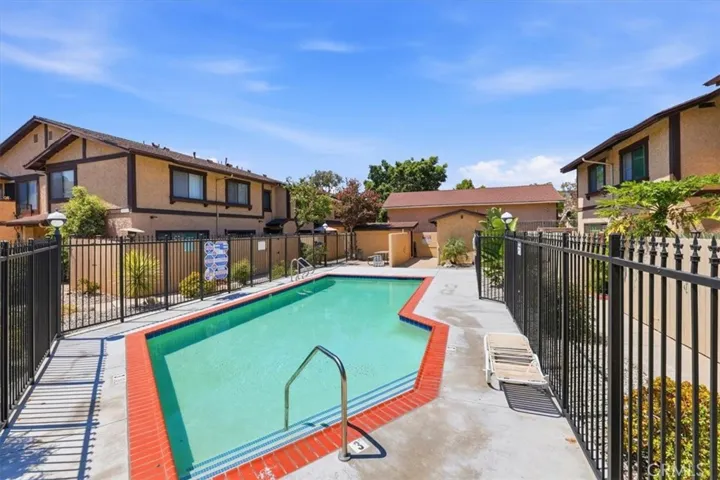 8601 Sunland 5, Sun Valley, California 91352