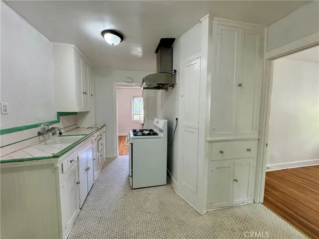 1712 Gillette Crescent A, South Pasadena, California 91030