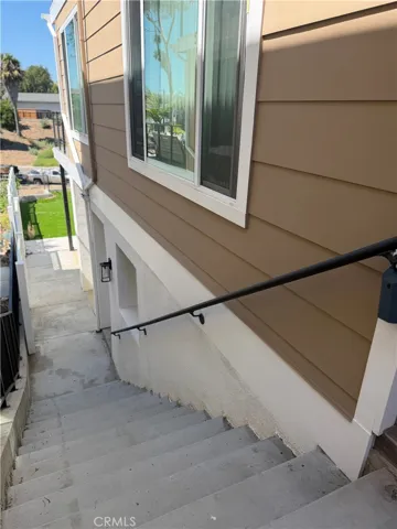 Separate entry to the fourth bedroom