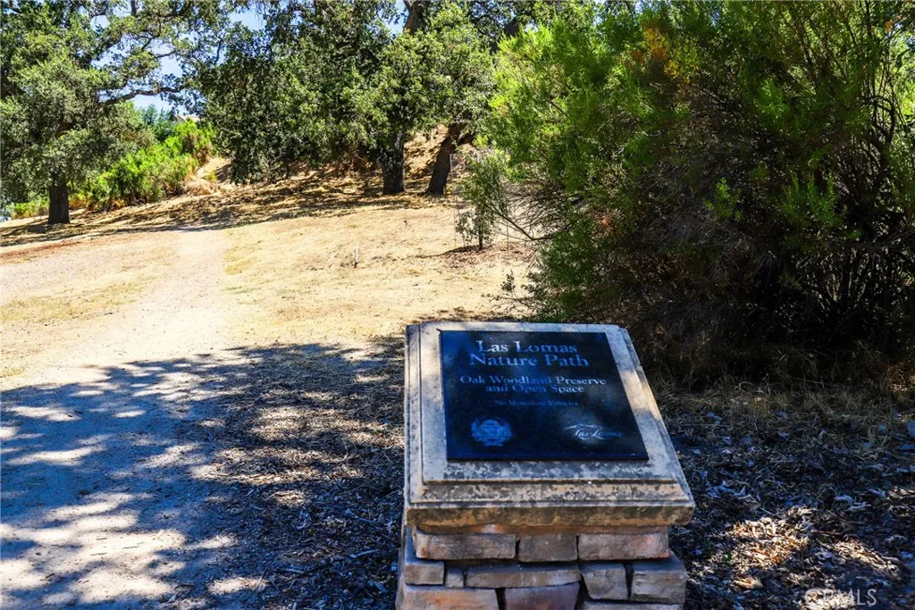 If you like to explore, check out the Las Lomas Nature Path which takes you around the neighborhood and surrounding area.