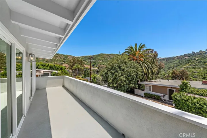 1435 Bluebird Canyon Drive, Laguna Beach, California 92651