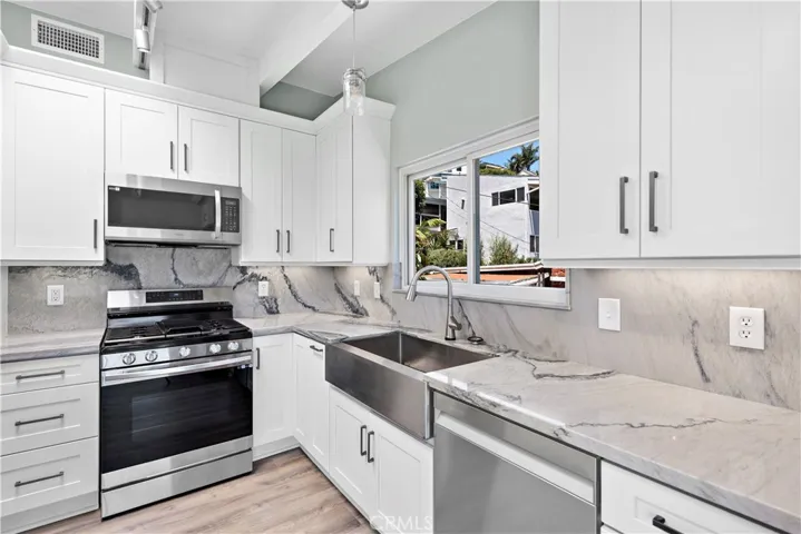 1435 Bluebird Canyon Drive, Laguna Beach, California 92651