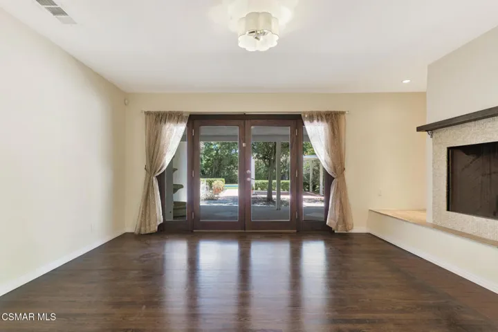 9244 Jellico Ave  -  HsHProd-35